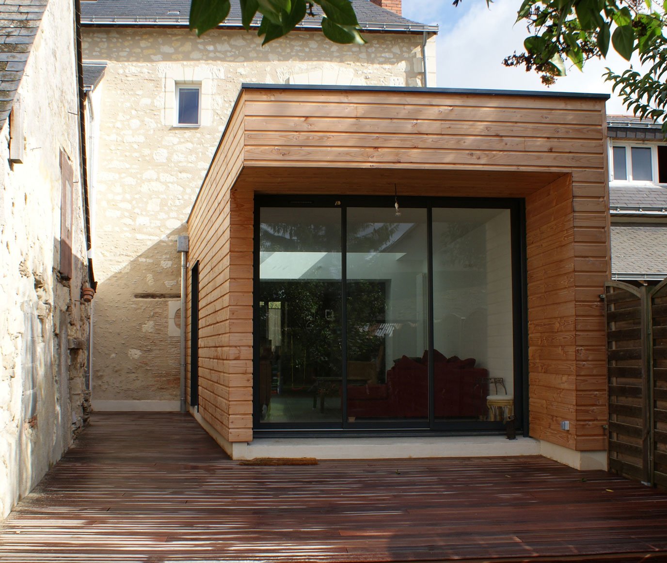 Installation complète soignée et durable d’une extension en bois à Rouen